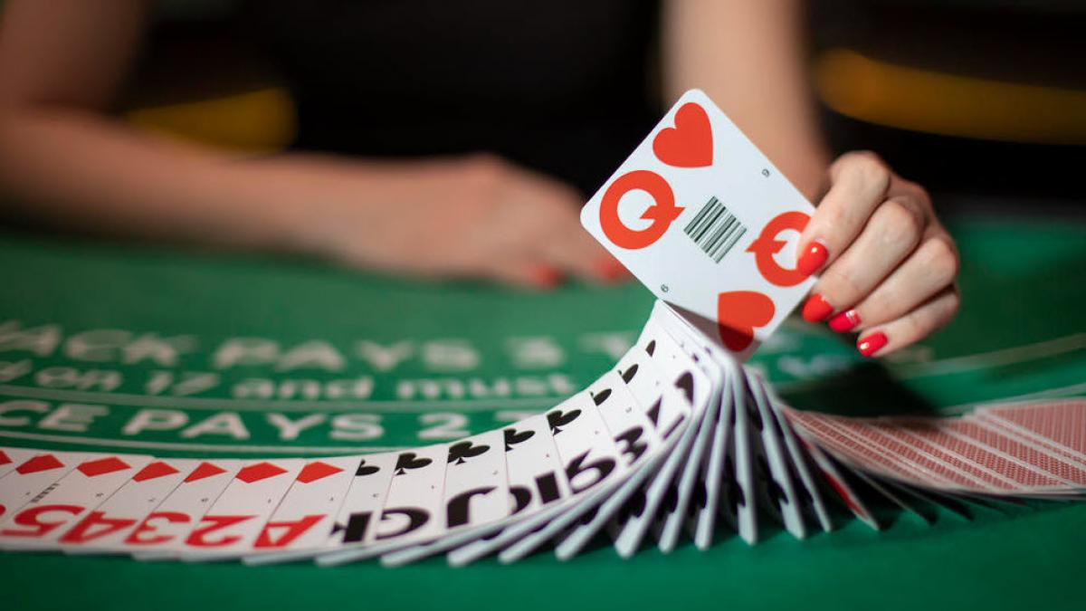 How Surveillance Spots Card Counters Blackjack Strategy 888 Casino